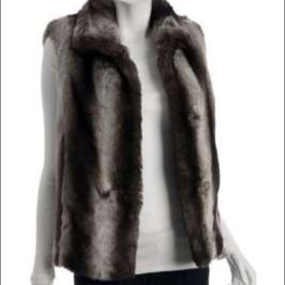 💥HOST PICK 12/8 ☄️ADRIENNE LANDAU Fur Vest BNWOT - Picture 2 of 11